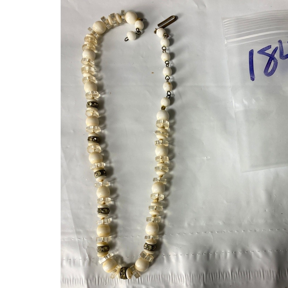 Vintage White Stone Bead Necklace Gold Tone Clasp‎
